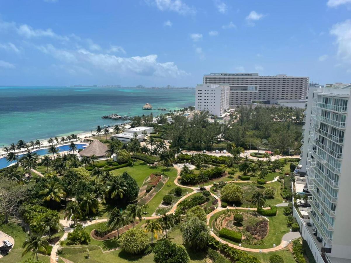 Beachfront Luxury Apartments Cancun Exterior photo