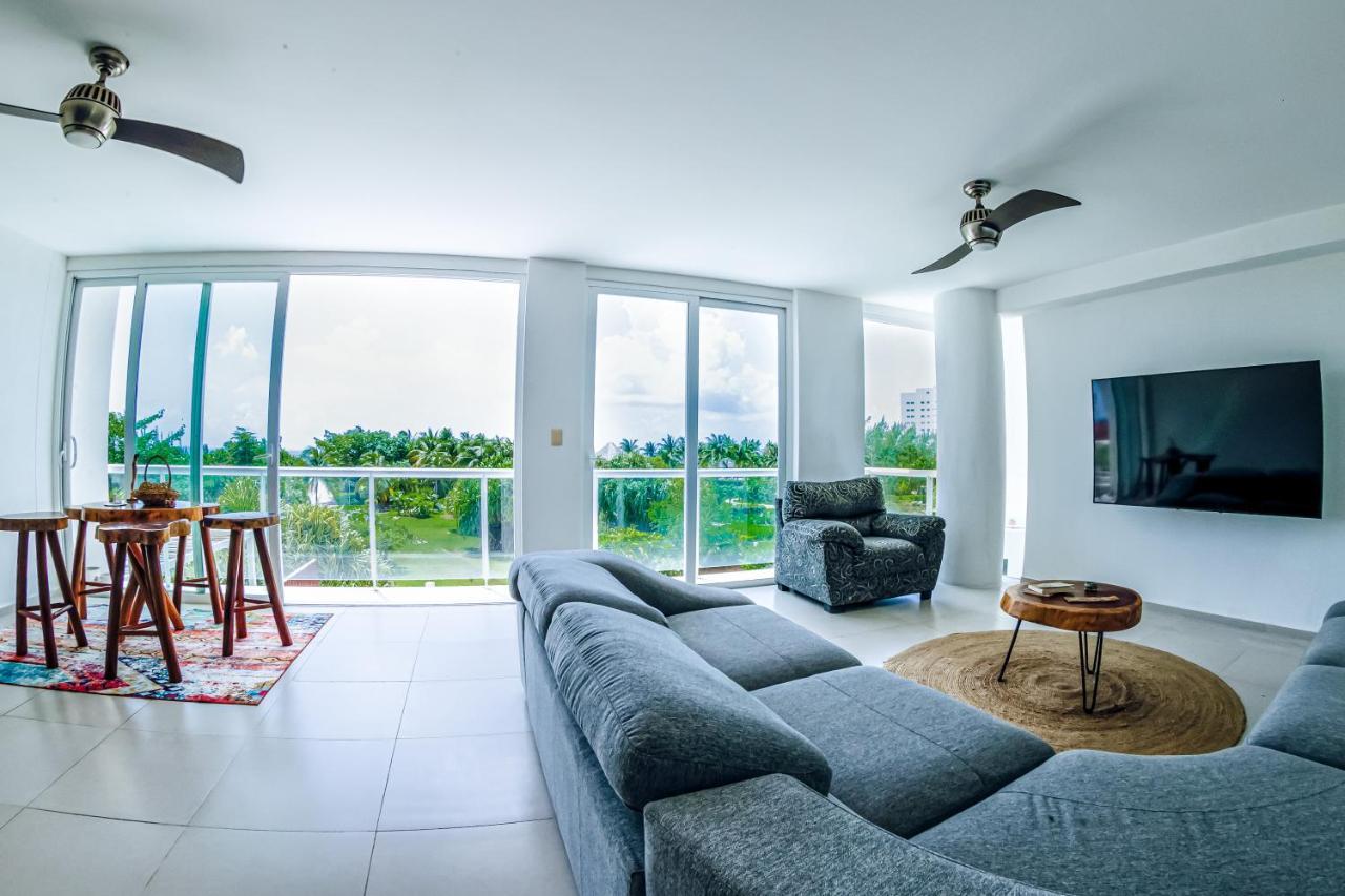 Beachfront Luxury Apartments Cancun Exterior photo